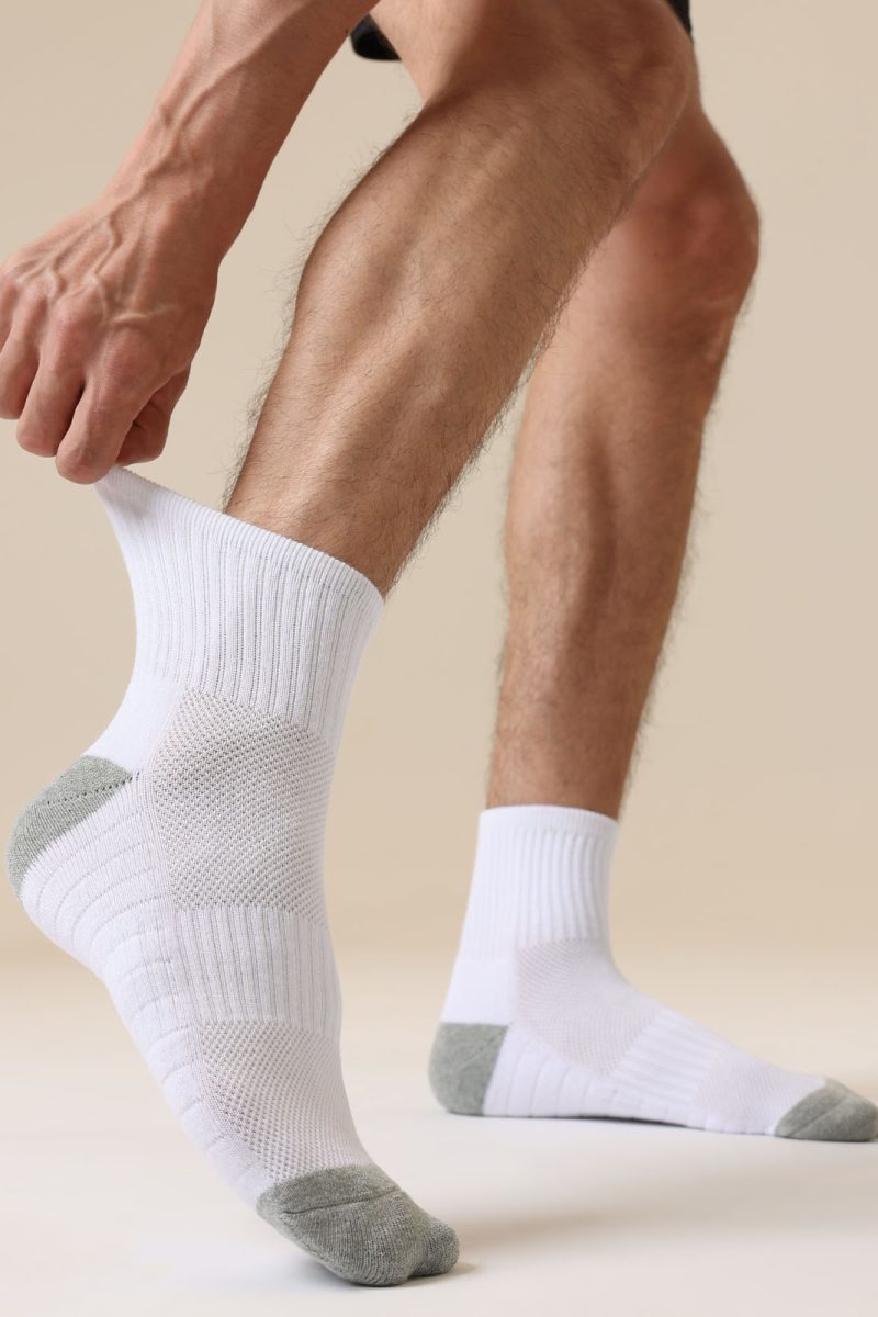 Unisex Athletic Cushioned Crew Socks