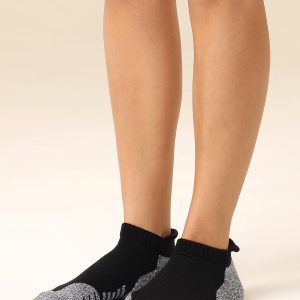 Breathable mesh knit detail on black ankle sport socks