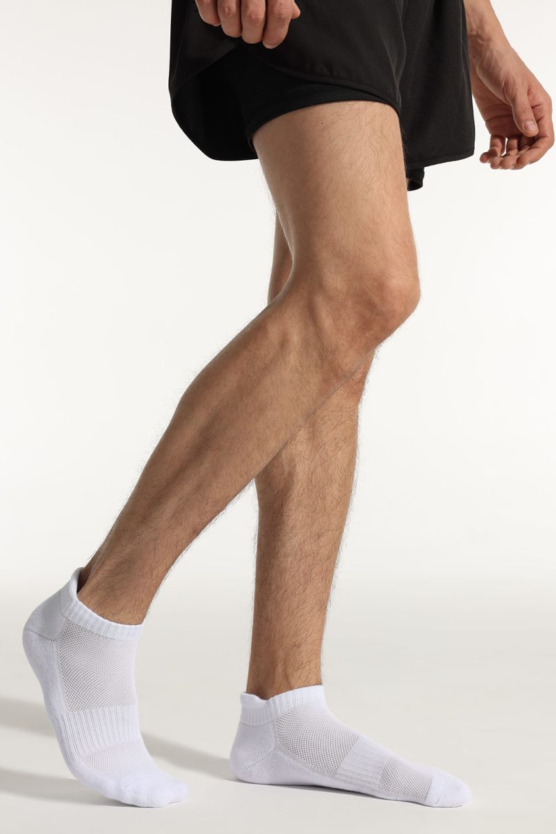 Elastic cuff texture on white cushioned ankle socks