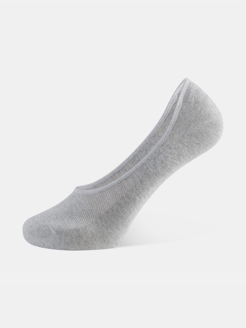 Smooth toe seam detail on grey no show socks
