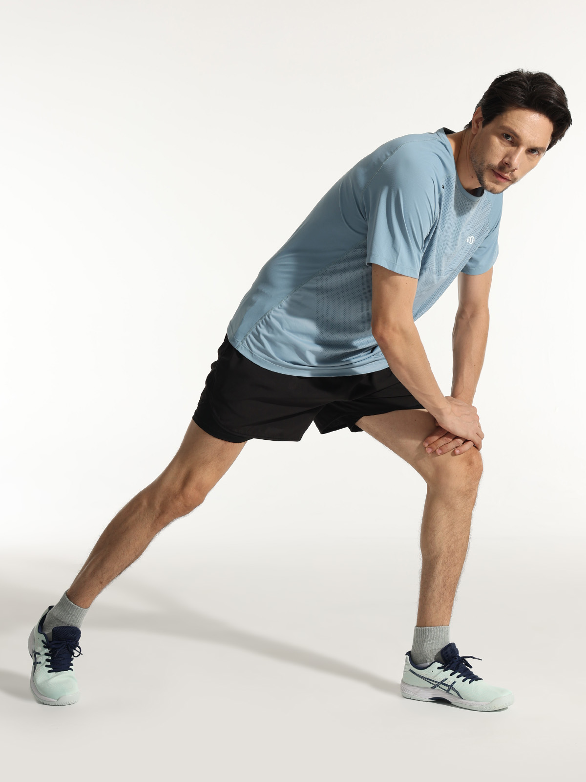men wearing grey cushioned socks during workout