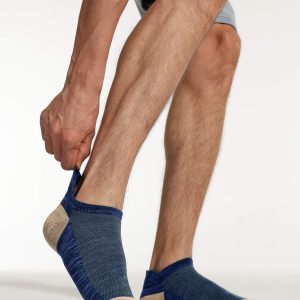 Multipack of CLOSEMATE heathered low cut ankle socks in mixed colors featuring mesh ventilation and heel tab