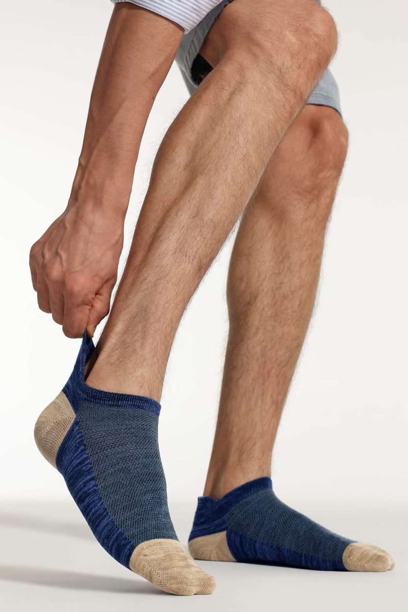 Multipack of CLOSEMATE heathered low cut ankle socks in mixed colors featuring mesh ventilation and heel tab